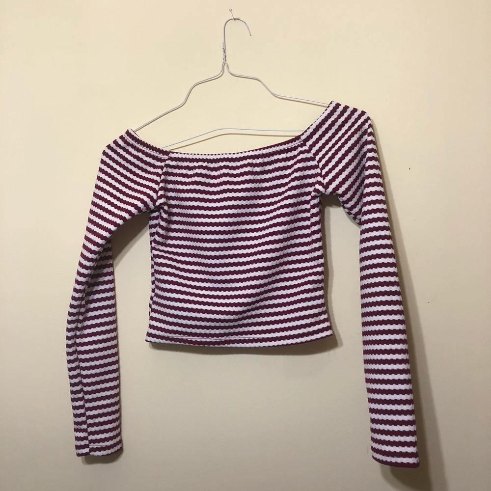 Cove the shoulder cropped top